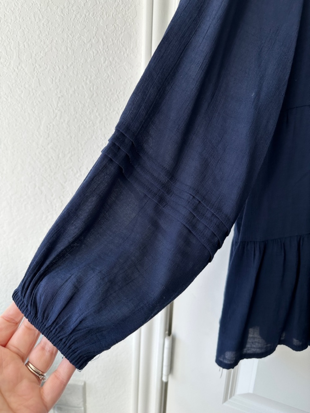 💚Zac & Rachel Navy Tiered V-Neck Peasant Tunic - Picture 3 of 8